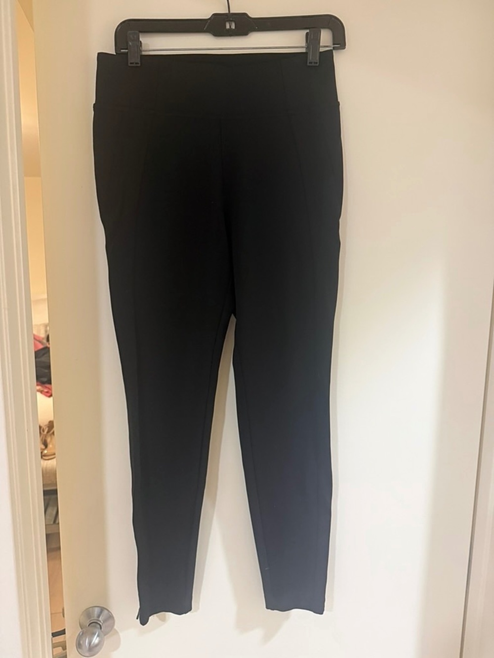 Athleta Rainier High Rise Legging in black, size M. - Picture 2 of 5